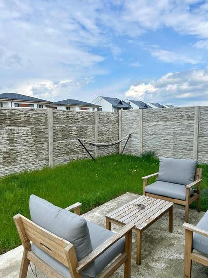 Duplex cu 4 camere cu Canalizare în Central