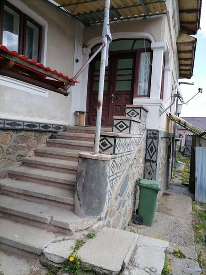 Casă cu 4 camere în Corbeni