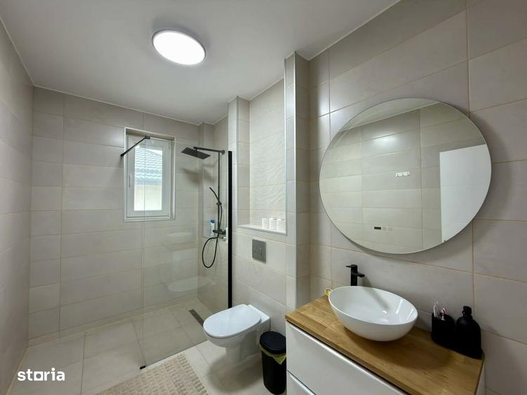 Casă cu 5 camere cu Teren 330 Mp în Central