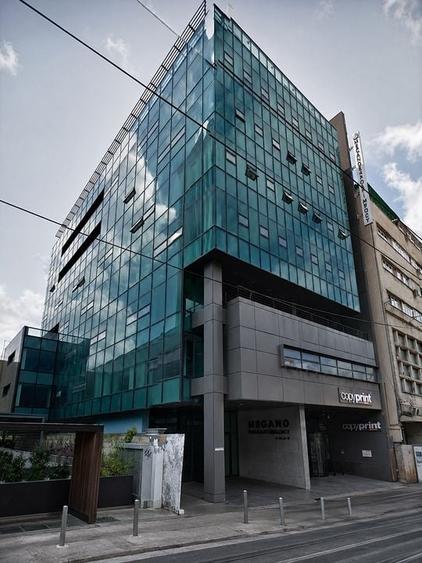 Birou, de 4,200 mp, în Romană