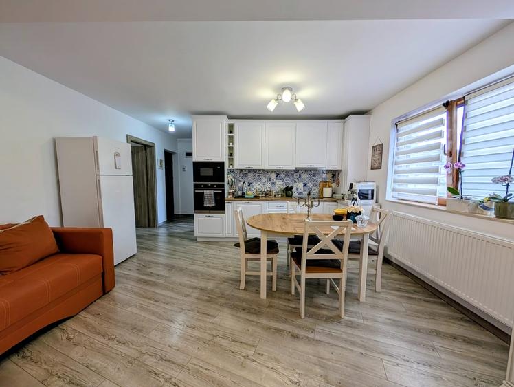 Apartament cu 2 camere semidecomandat, mobilat în Florești — fotografia 1