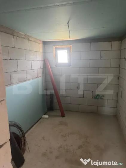 Casă cu 4 camere cu Teren 813 Mp în Piatra
