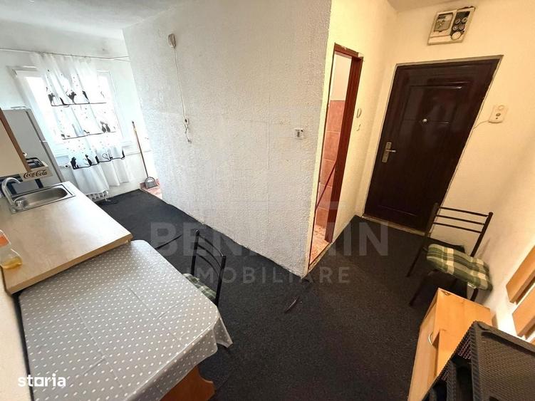 Garsonieră decomandată în Rovine