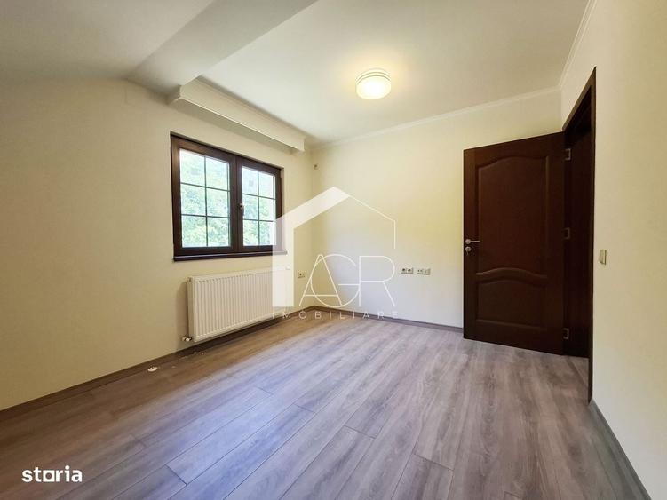 Casă cu 4 camere în Central