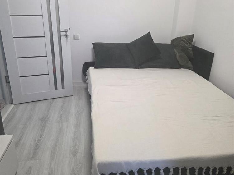 Apartament cu 3 camere decomandat în Preajba