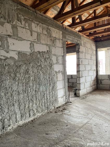 Casă cu 4 camere cu Teren 1280 Mp în Lilieci