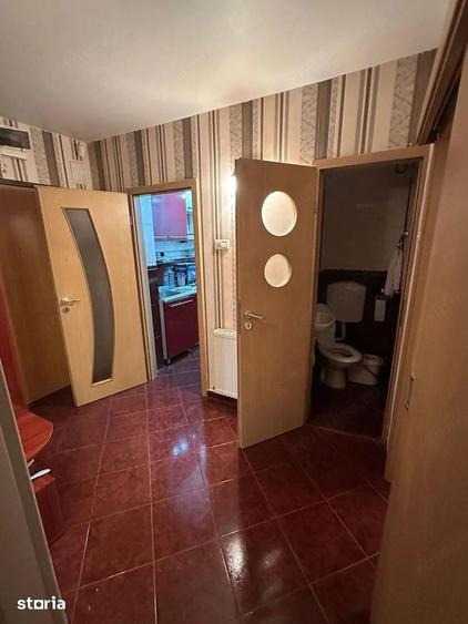 Apartament cu 4 camere decomandat în Titan