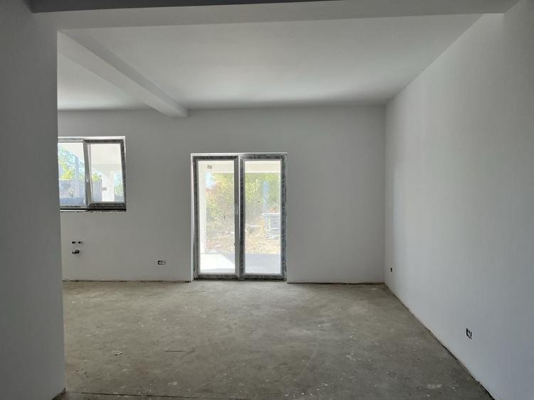 Casă cu 3 camere în Moșnița Veche