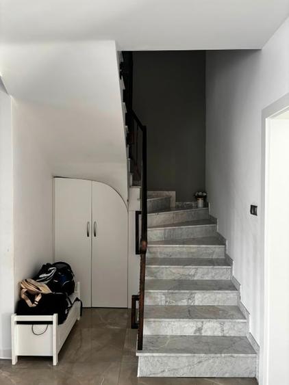 Duplex cu 3 camere cu Canalizare în Central