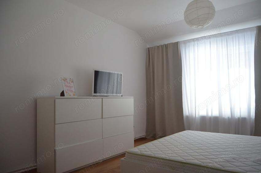 Apartament cu 3 camere decomandat în Poiana Țapului