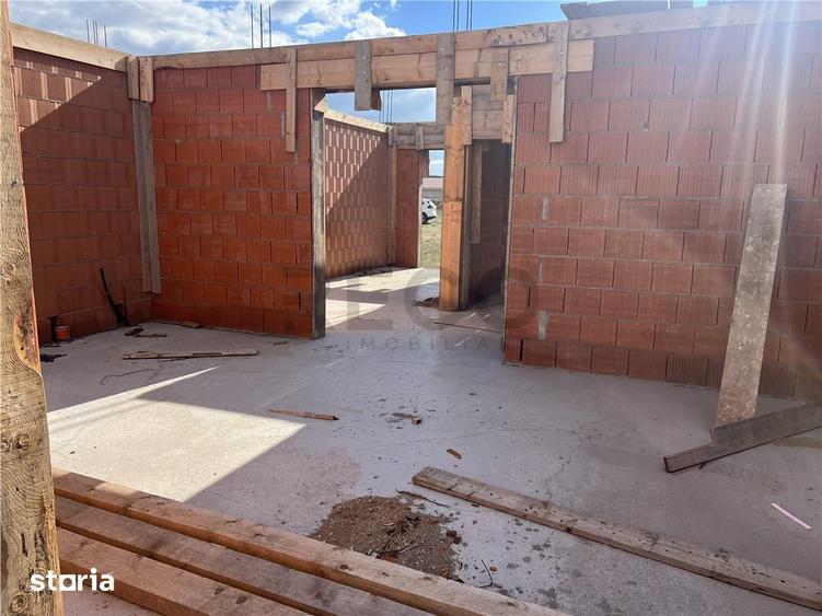 Apartament cu 3 camere decomandat în Sântandrei