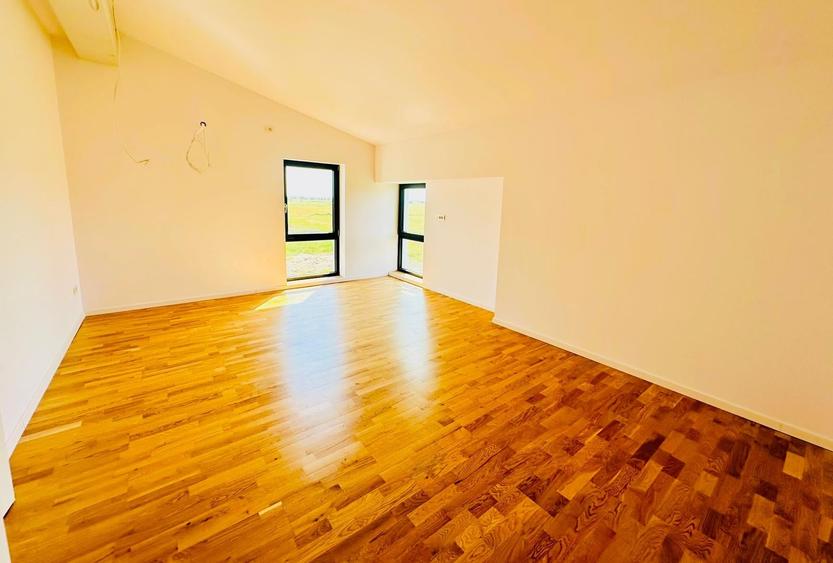 Duplex cu 5 camere cu Piscina în Otopeni