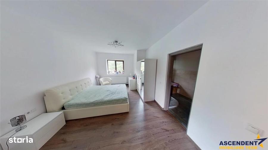 Casă cu 9 camere decomandat cu Teren 843 Mp în Bunloc