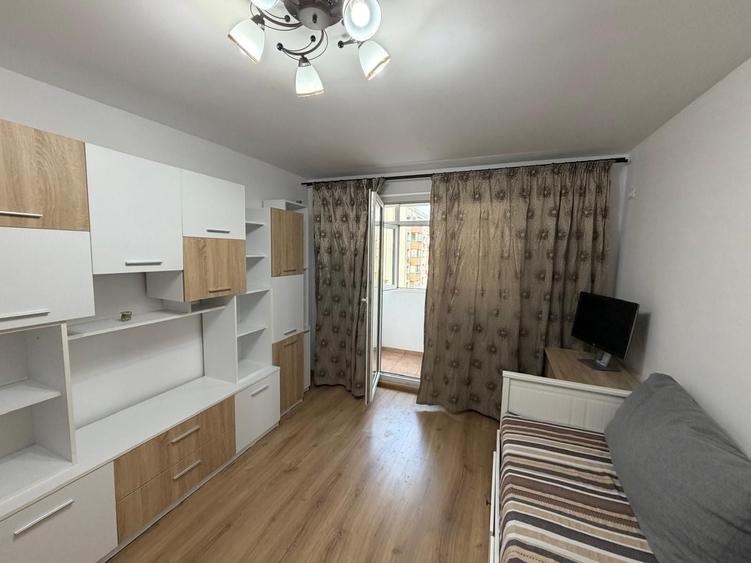 Apartament cu 2 camere decomandat în Teiul Doamnei