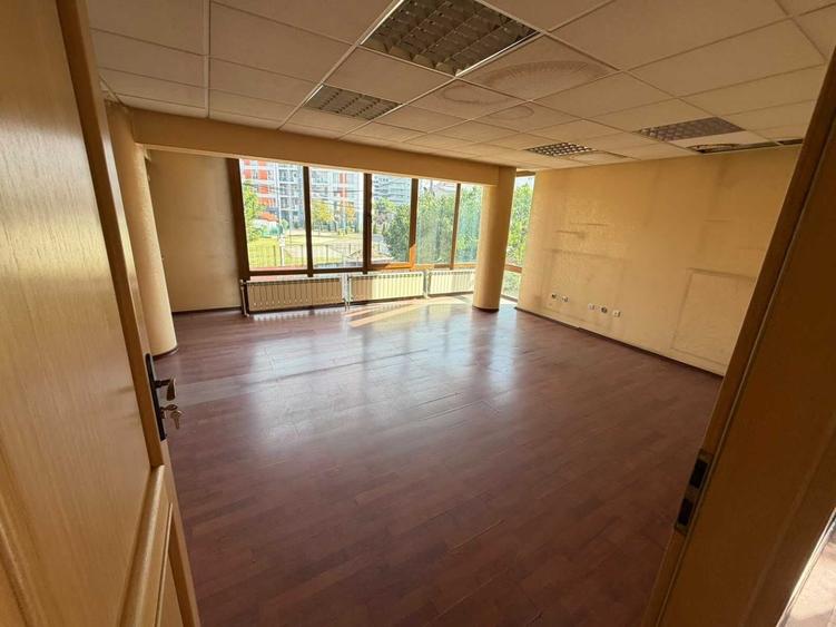Spațiu comercial, de 625 mp, în Central