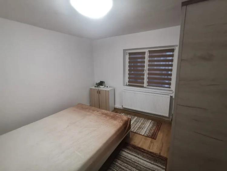 Apartament cu 2 camere decomandat în Rovine