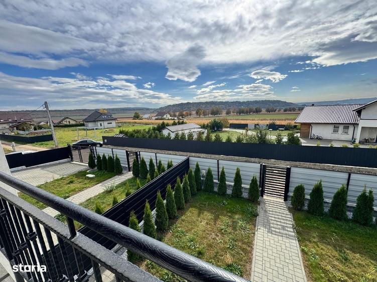 Casă cu 4 camere în Mitocu Dragomirnei