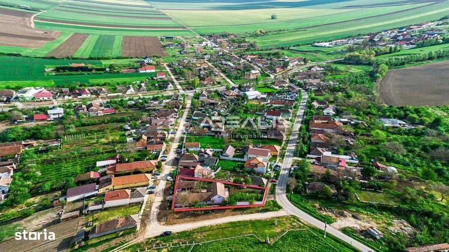 Casă cu 4 camere cu Teren 1370 Mp în Bodrogu Nou