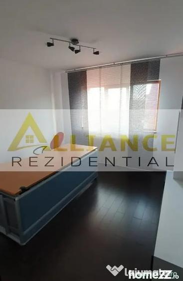 Apartament cu 5 camere decomandat în Central