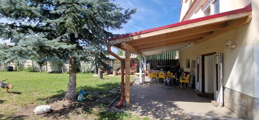 Casă individuală cu 8 camere cu Canalizare în Șura Mică