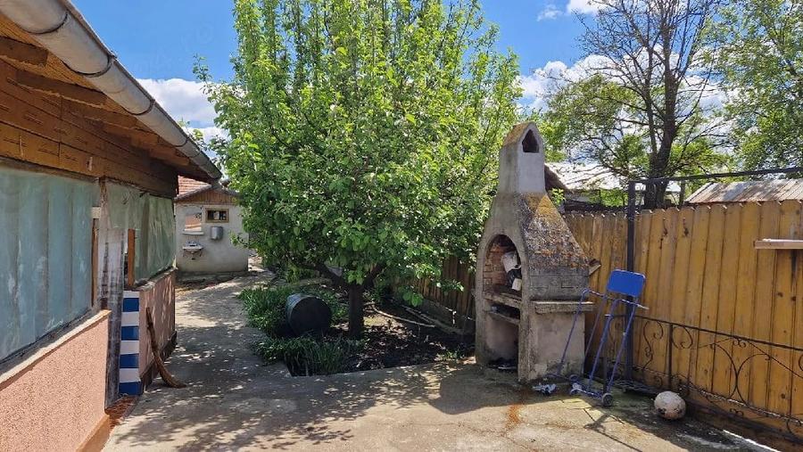 Casă cu Teren 1045 Mp în Ciorani