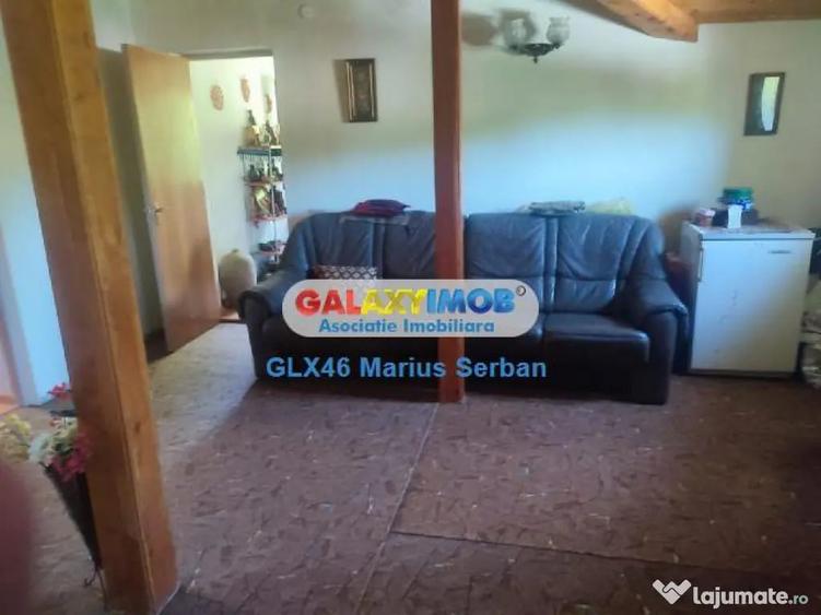Casă cu 5 camere cu Teren 3657 Mp în Valea