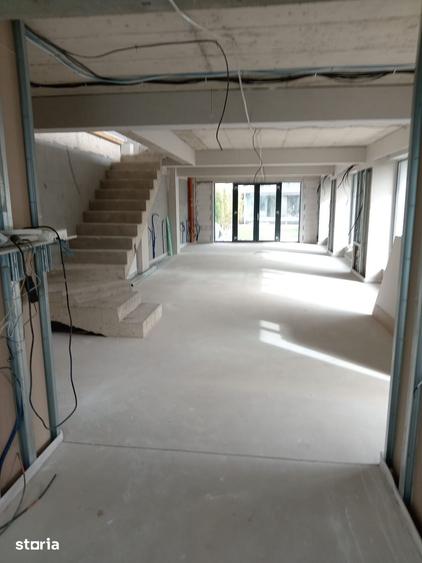 Spațiu comercial, de 200 mp, în Central