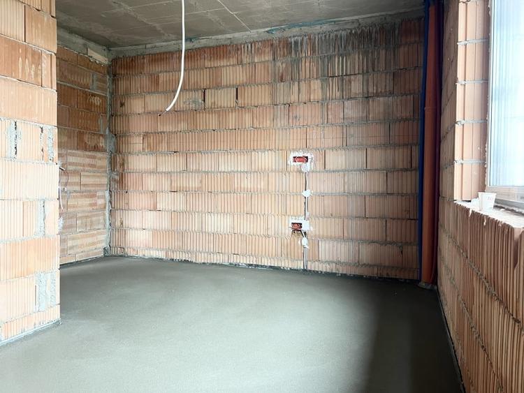 Casă cu 5 camere cu Teren 360 Mp în Giarmata
