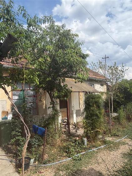 Casă cu 3 camere cu Teren 600 Mp în Central