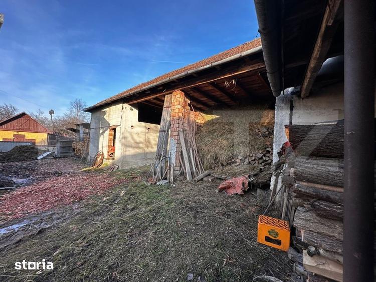 Casă cu 4 camere cu Teren 2500 Mp în Meseșenii de Jos