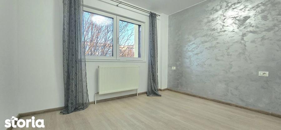Apartament cu 4 camere decomandat în Poarta 6