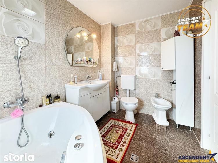 Casă cu 5 camere cu Teren 534 Mp în Ilieni