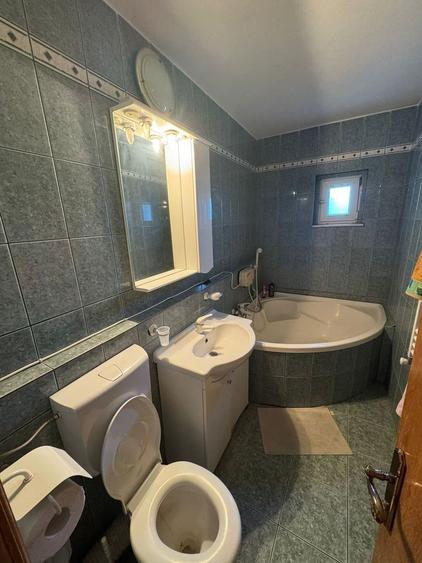 Apartament cu 3 camere decomandat, mobilat în Ultracentral