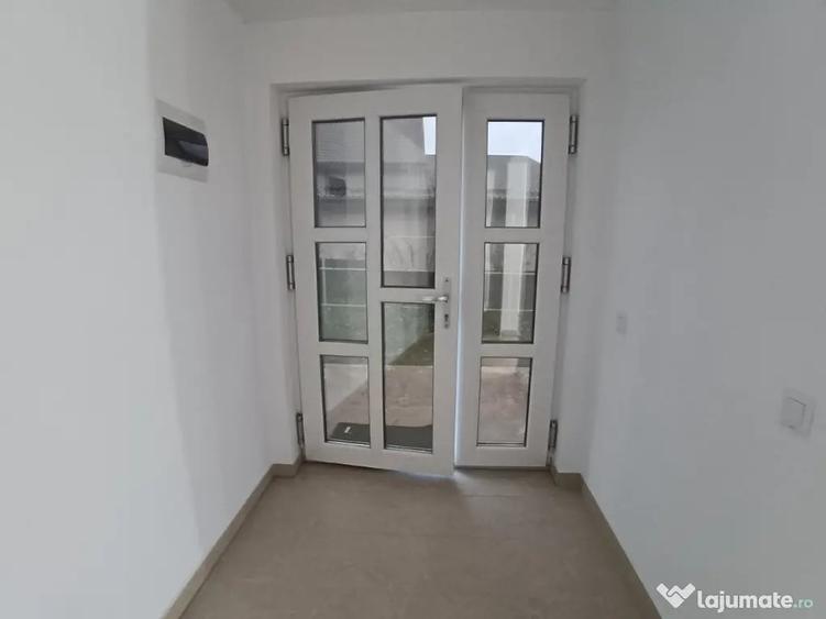 Casă cu 2 camere cu Teren 1290 Mp în Mitocu Dragomirnei