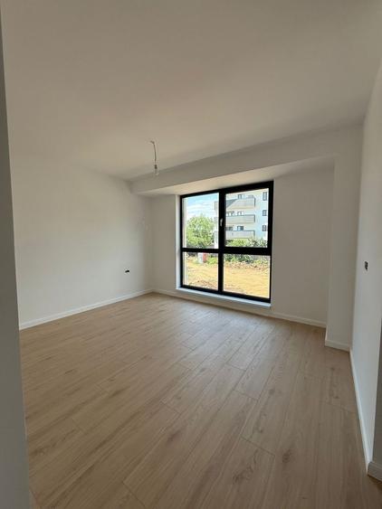 Duplex cu 4 camere cu Canalizare în Theodor Pallady