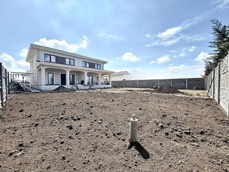 Casă cu 5 camere cu Teren 360 Mp în Urseni