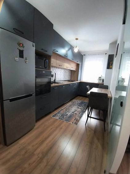 Apartament cu 2 camere decomandat, mobilat în Florești — fotografia 2