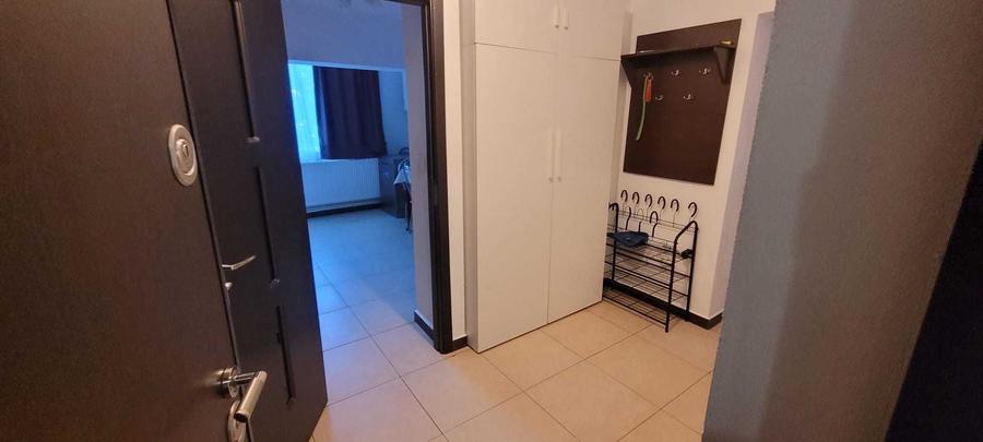 Apartament cu 3 camere decomandat în Micro 4