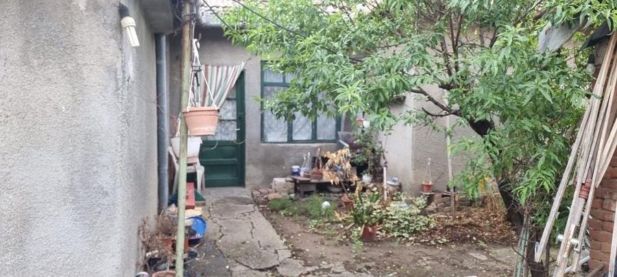 Casă cu 3 camere în Central