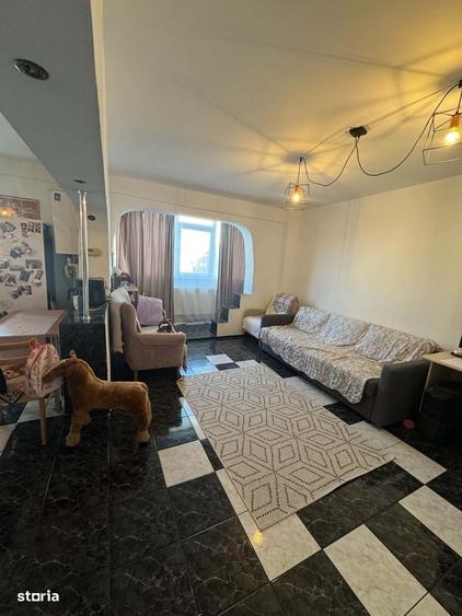 Apartament cu 4 camere în Micro 18
