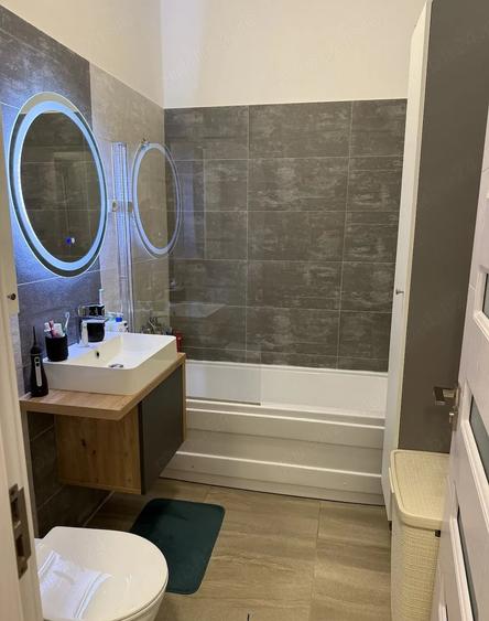 Apartament cu 2 camere decomandat în Metalurgiei