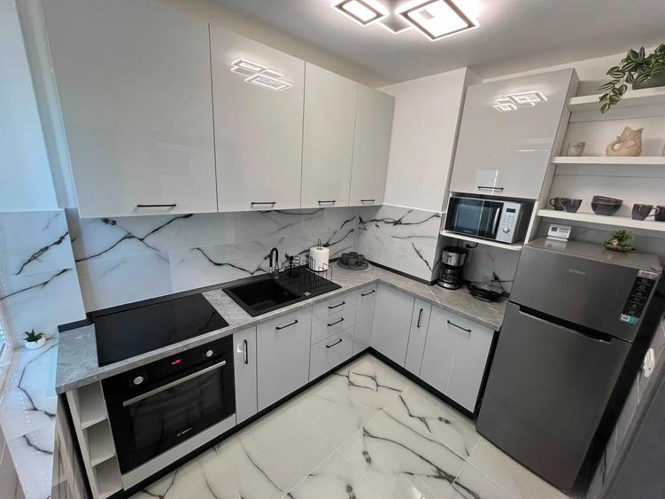 Apartament cu 3 camere decomandat în Ultracentral