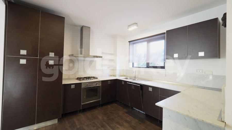 Duplex cu 5 camere cu Canalizare în Pipera
