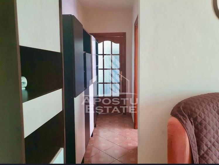 Apartament cu 3 camere decomandat în Torontalului