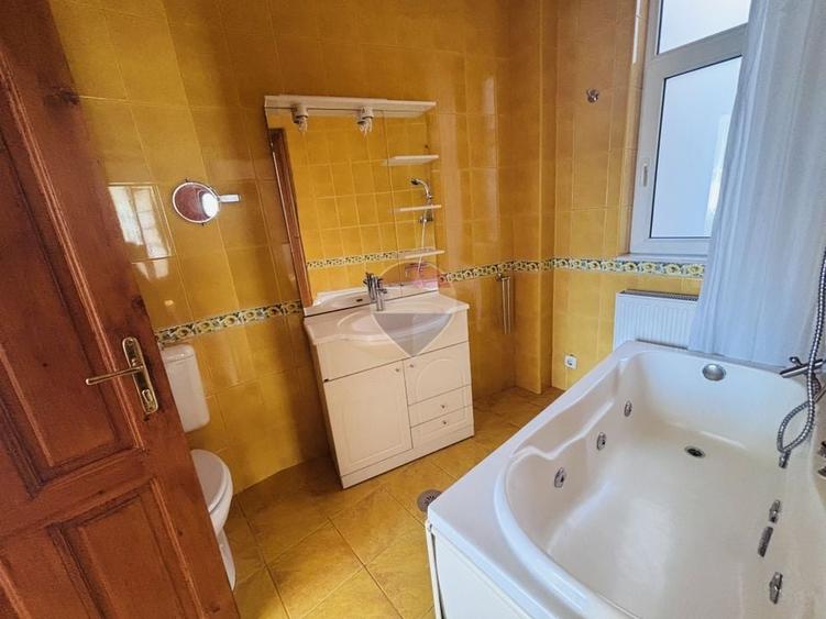 Casă individuală cu 4 camere cu Teren 200 Mp în Dorobanți
