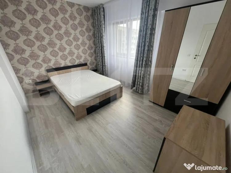 Apartament cu 3 camere decomandat, mobilat în Central