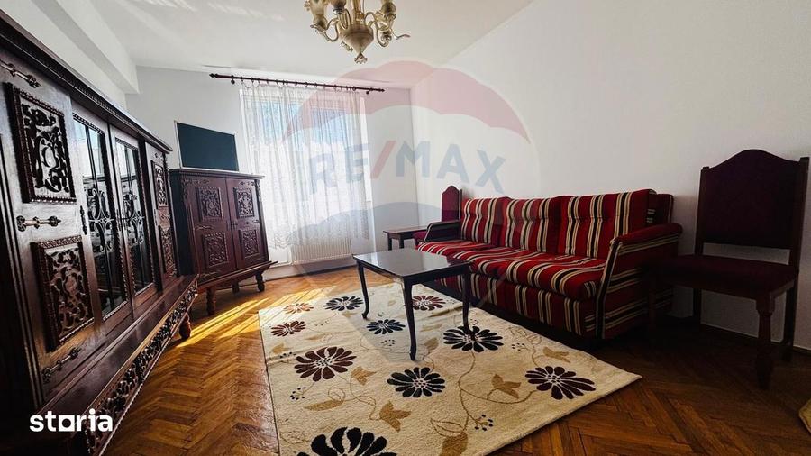 Apartament cu 2 camere decomandat, mobilat în Sud