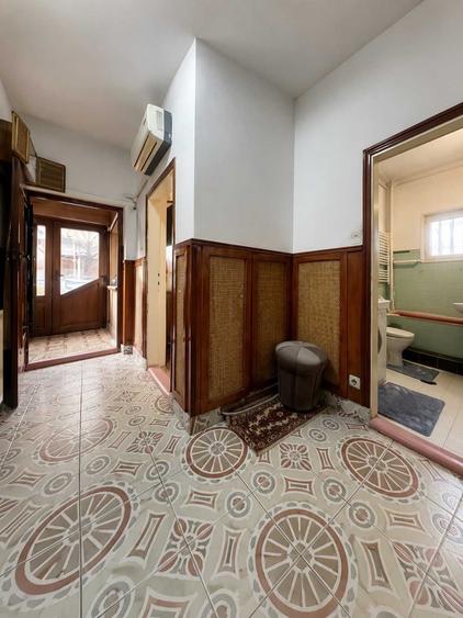 Casă cu 4 camere în Nicolina