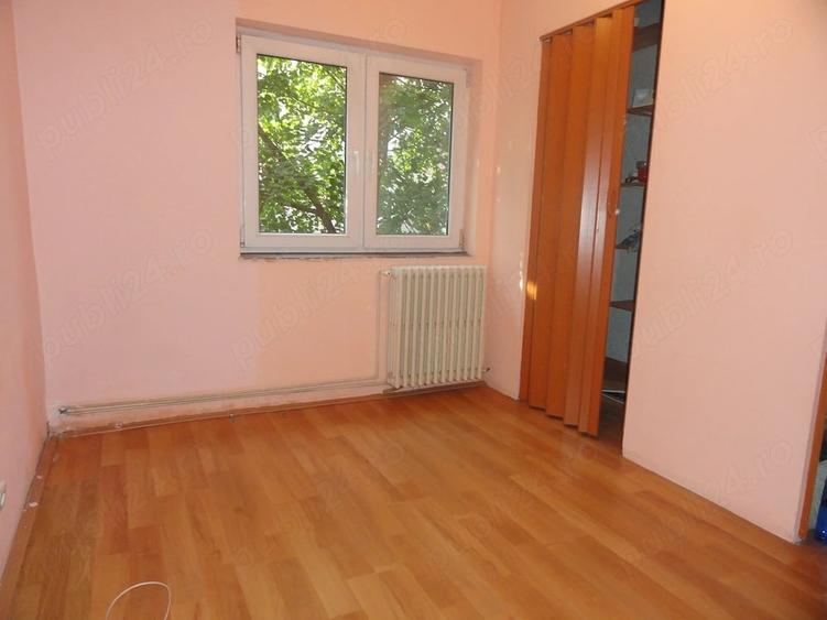 Apartament cu 4 camere decomandat în Micălaca