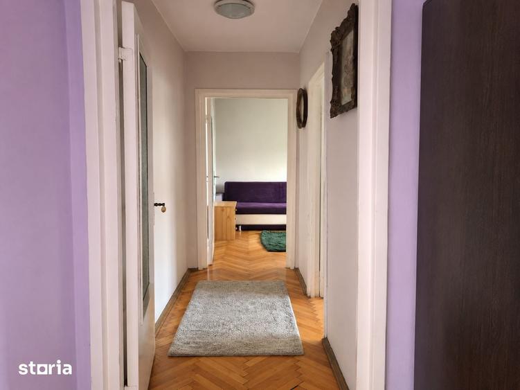 Apartament cu 3 camere semidecomandat în Circumvalațiunii